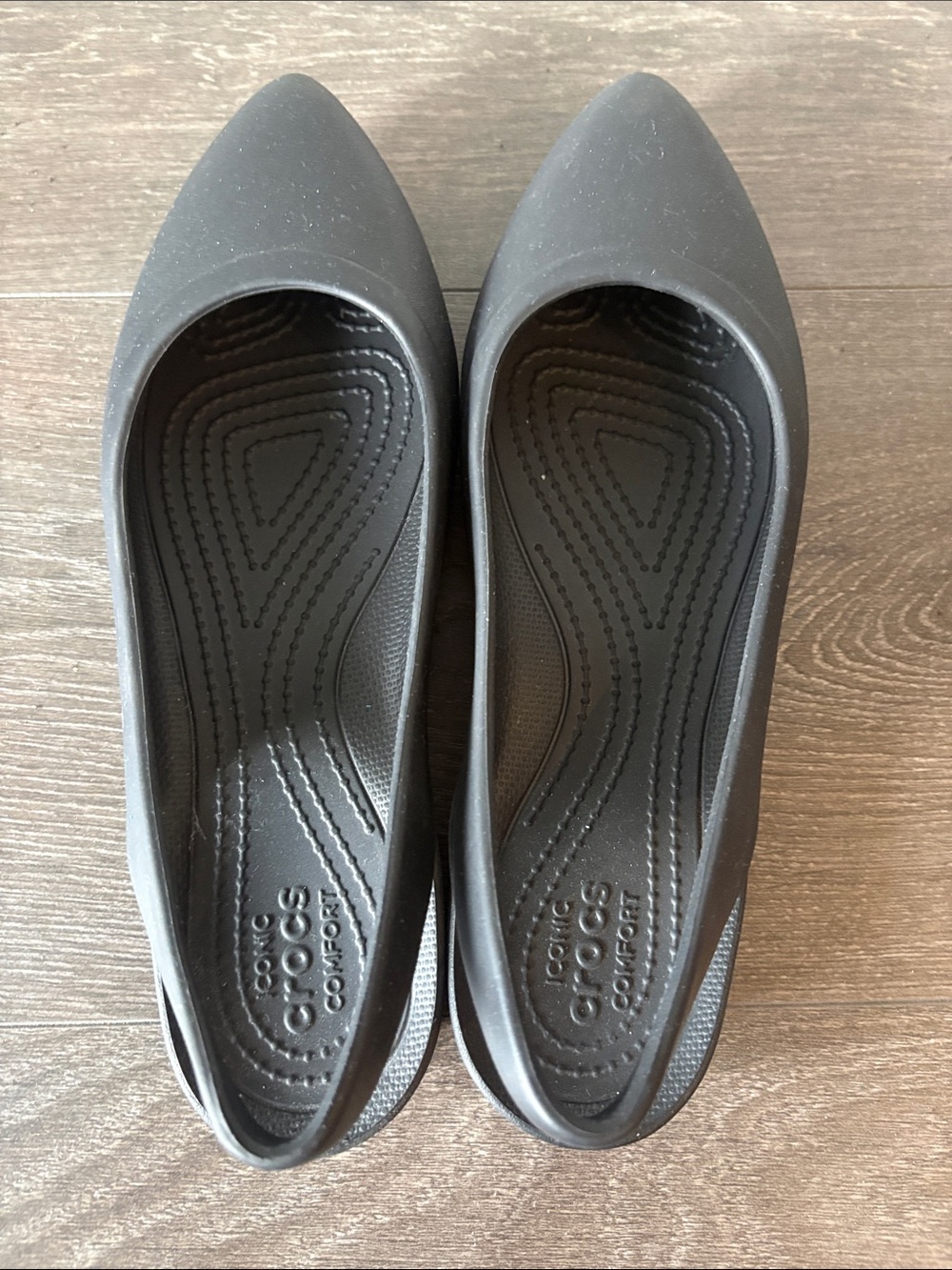 CROCS Women's Black Pointed-Toe Slip-On Flats